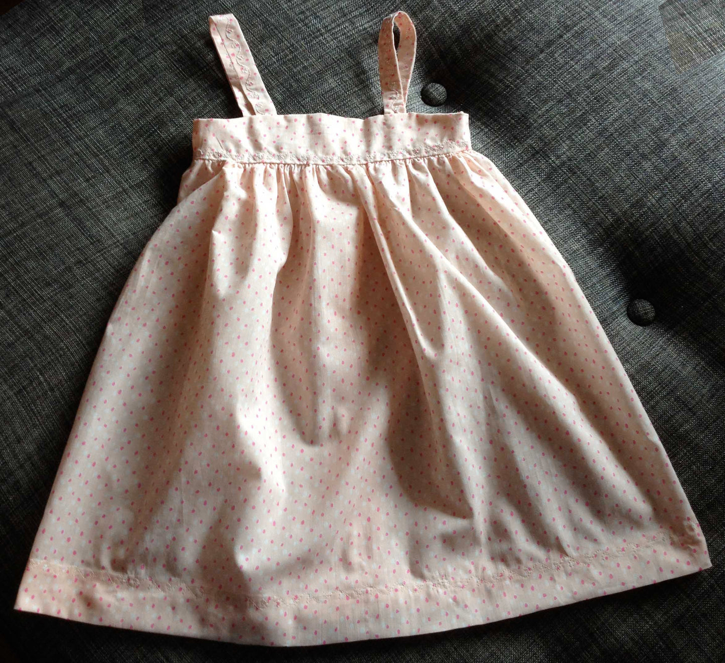 Créez la Plus Belle des Robes - Kit de Couture Complet empiècement haut Anne-Luce.