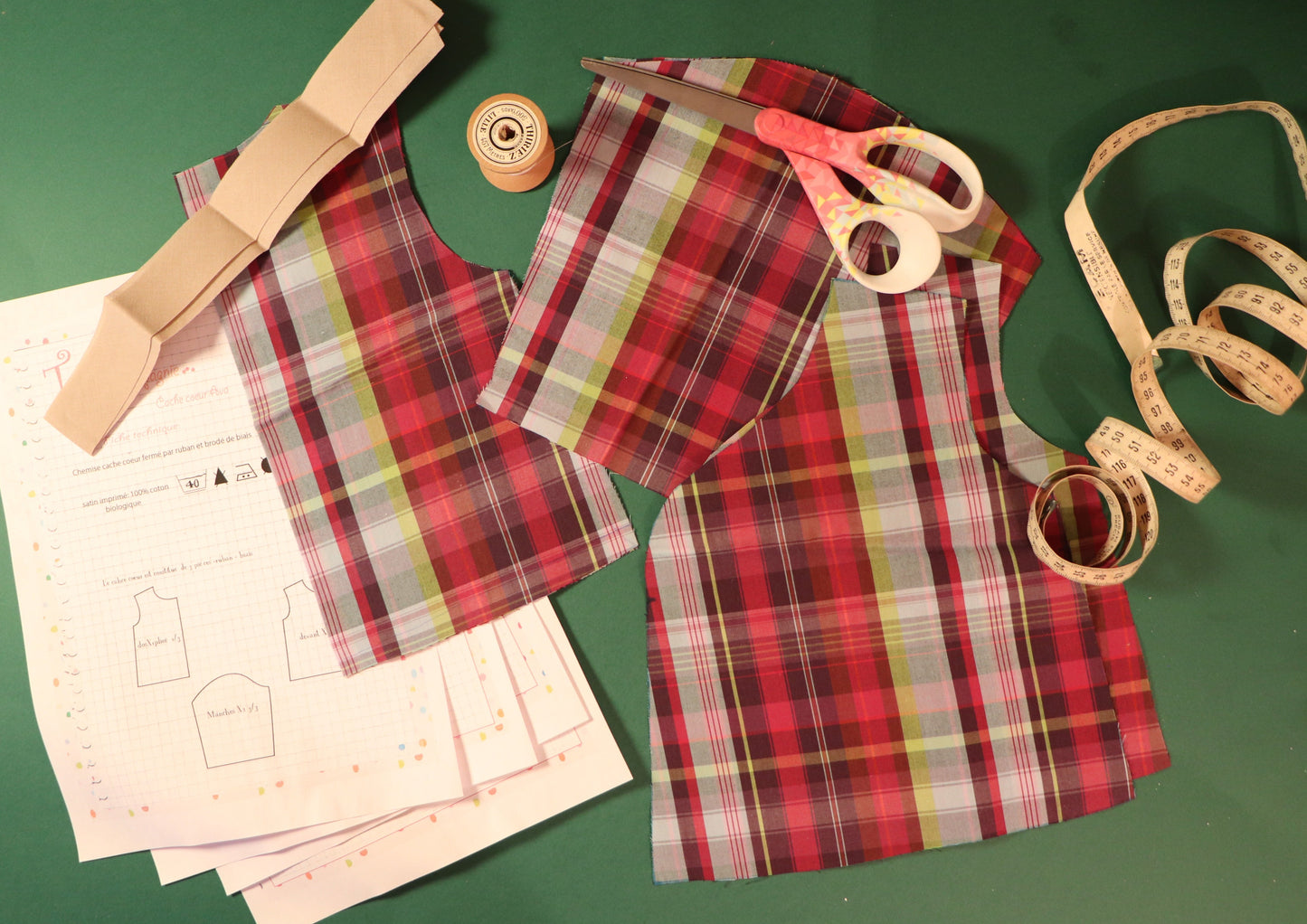 Créez le Plus Beau des cache coeurs- Kit de Couture Complet Ava