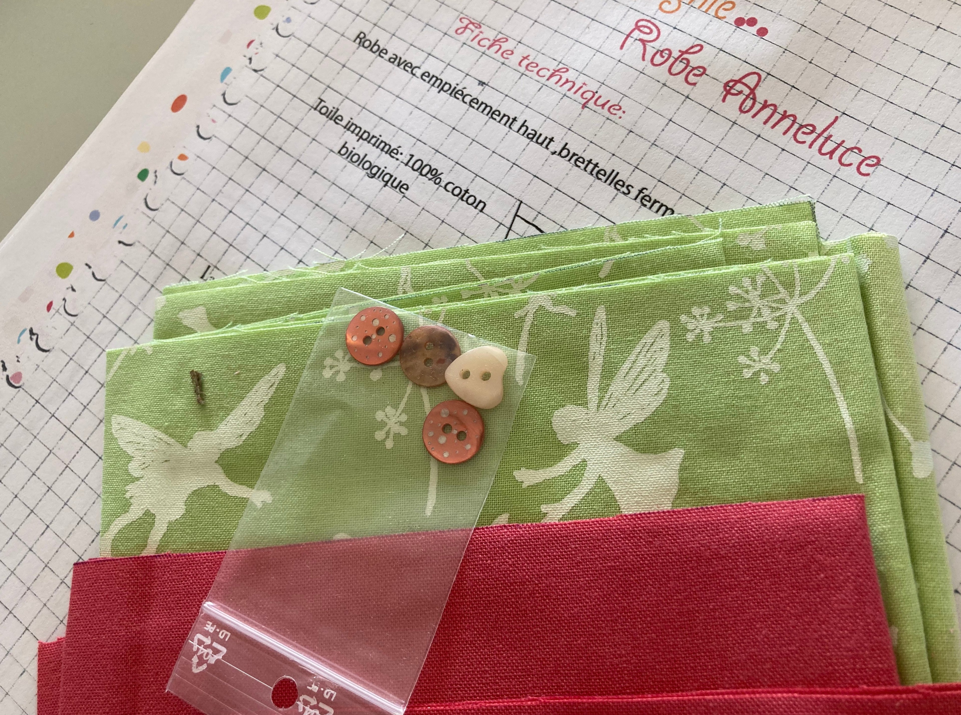 Créez la Plus Belle des Robes - Kit de Couture Complet  empiècement  haut  Anne-Luce.